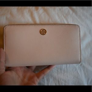 Tory Burch Bags - TORY BURCH wallet Never Used Tory Burch Bags - TORY BURCH wallet Never Used